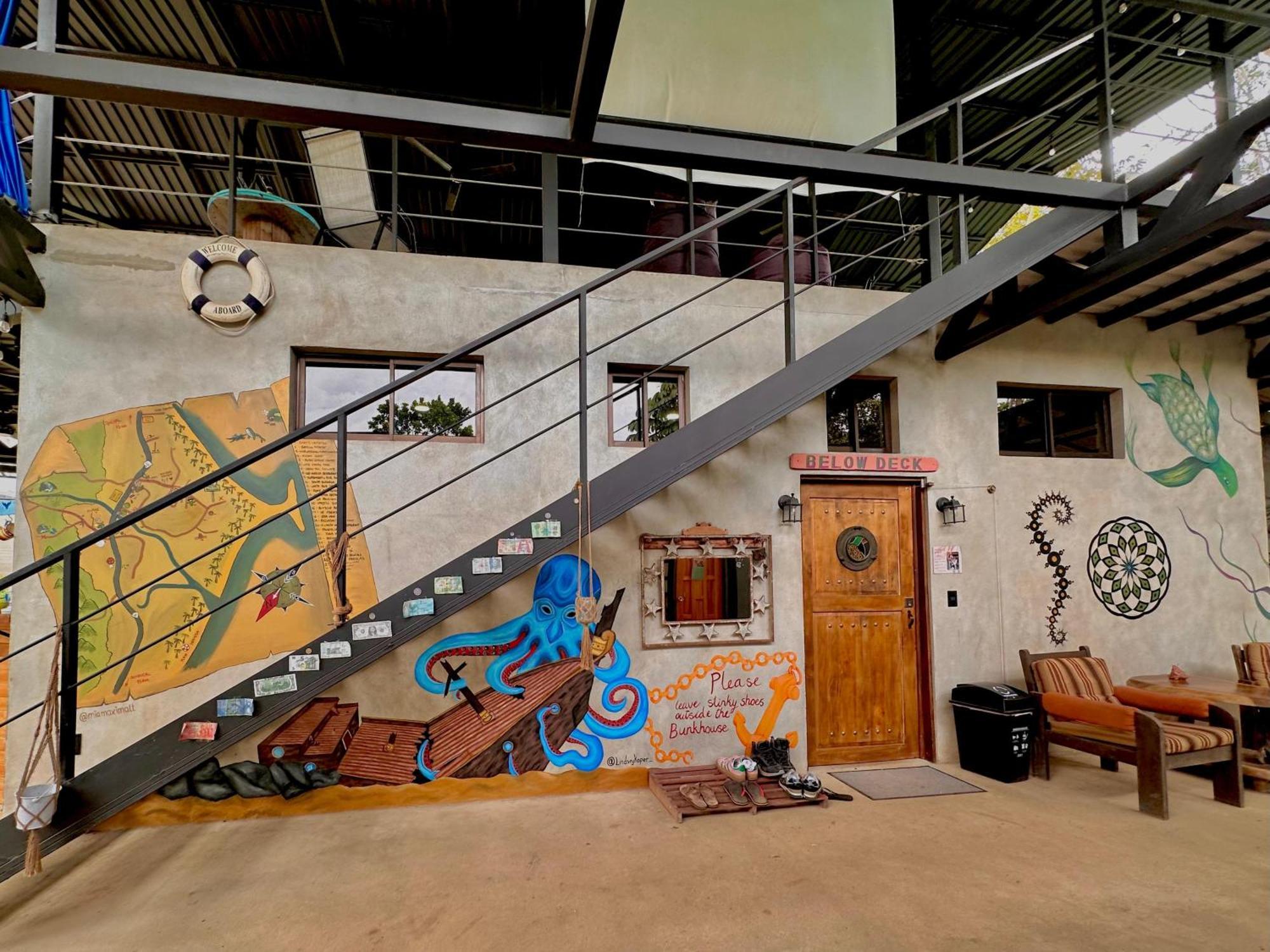 Shipwrecked Hostel Uvita Exterior photo